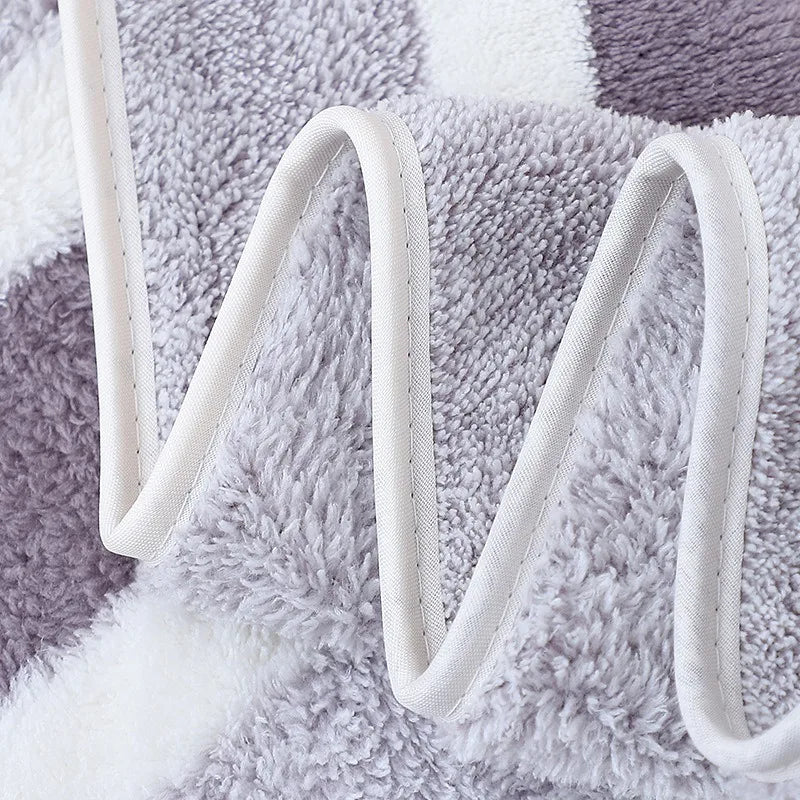 thick bath towel strong water absorption and quick drying non shedding durable Ultra Soft - very suitable for families beaches