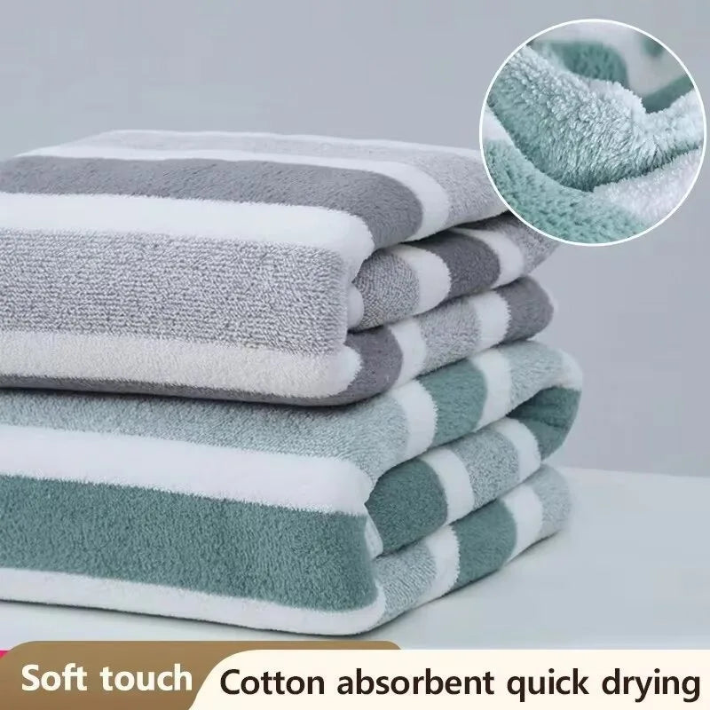 thick bath towel strong water absorption and quick drying non shedding durable Ultra Soft - very suitable for families beaches